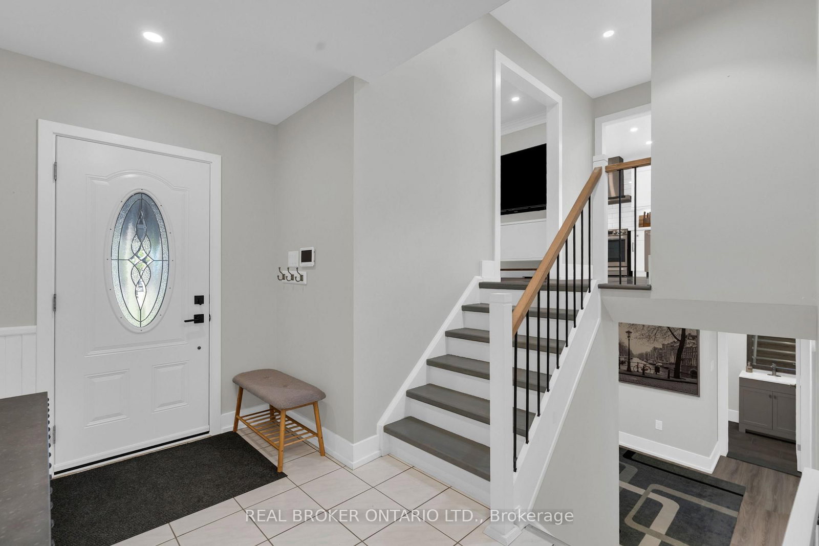 975 Sunnidale Road • Springwater, ON photo 8