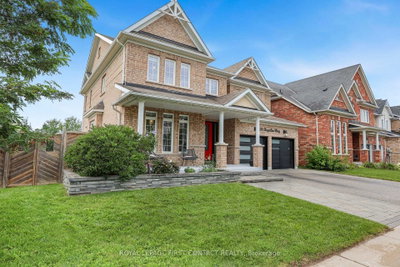 36 Regalia Way • Barrie, ON photo 3