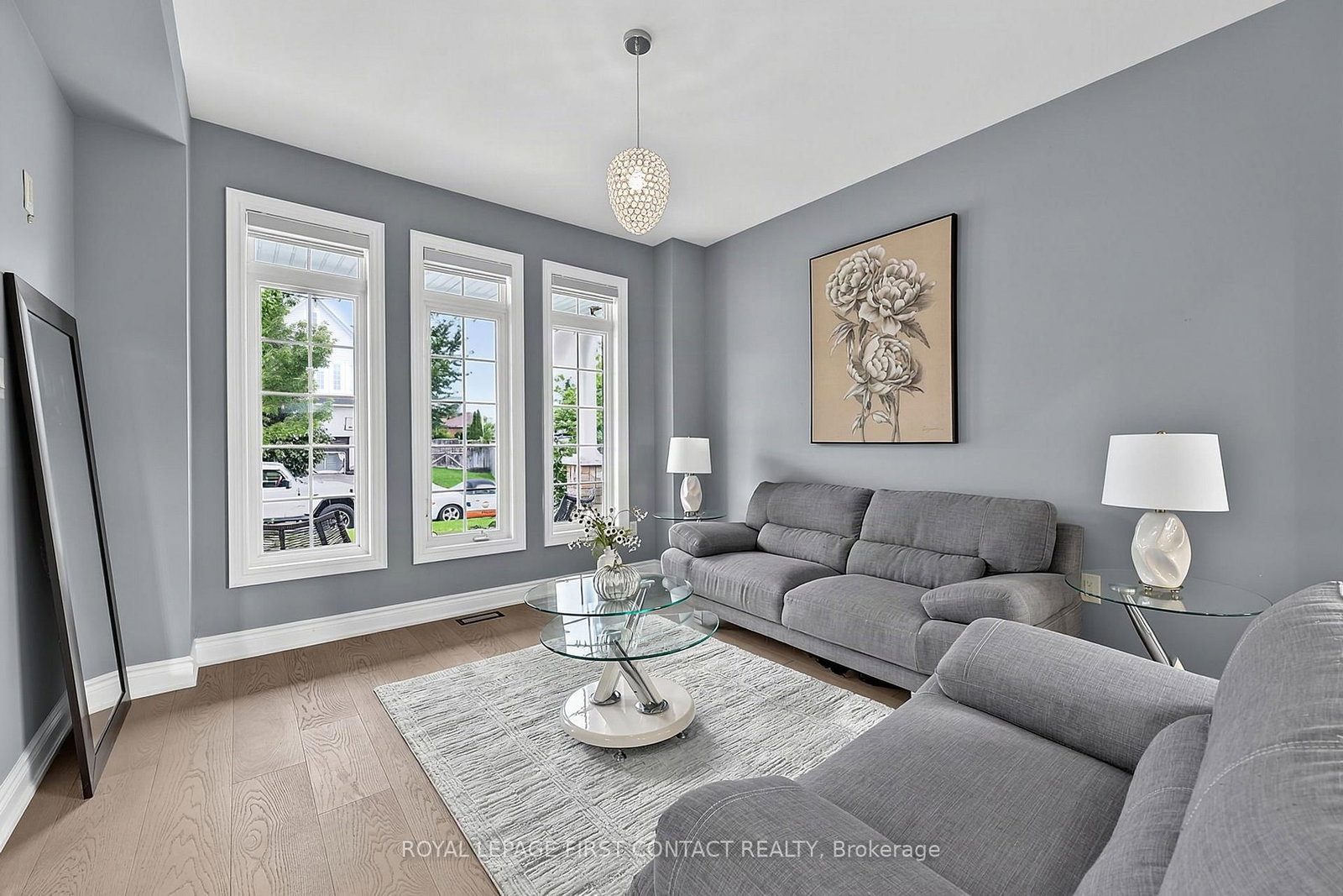 36 Regalia Way • Barrie, ON photo 8