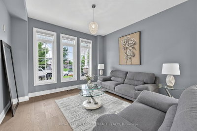 36 Regalia Way • Barrie, ON photo 8