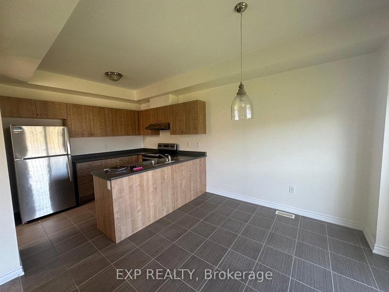 208 Isabella Dr photo 5