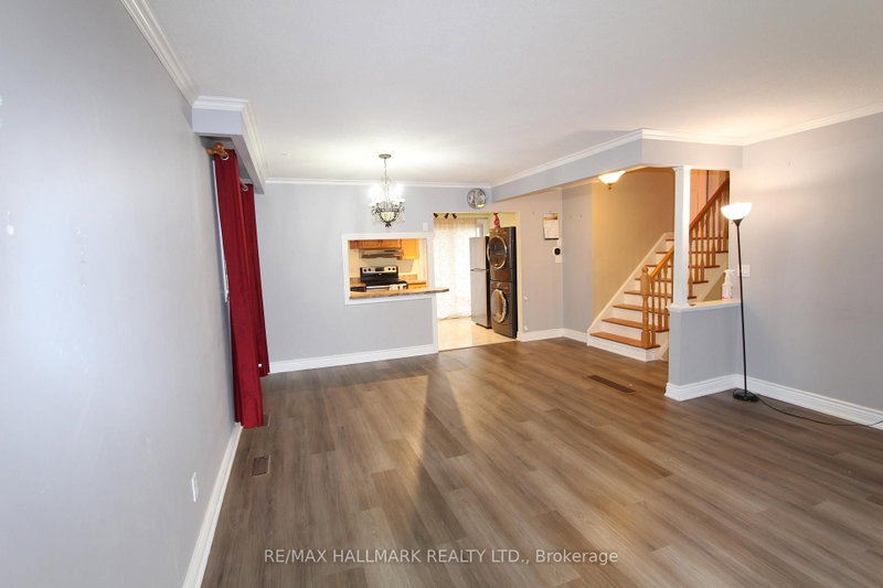 8 Meadowland Ave photo 4