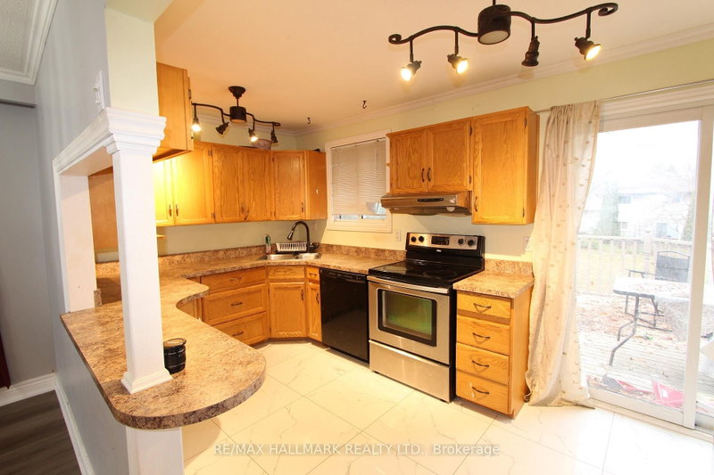 8 Meadowland Ave photo 5