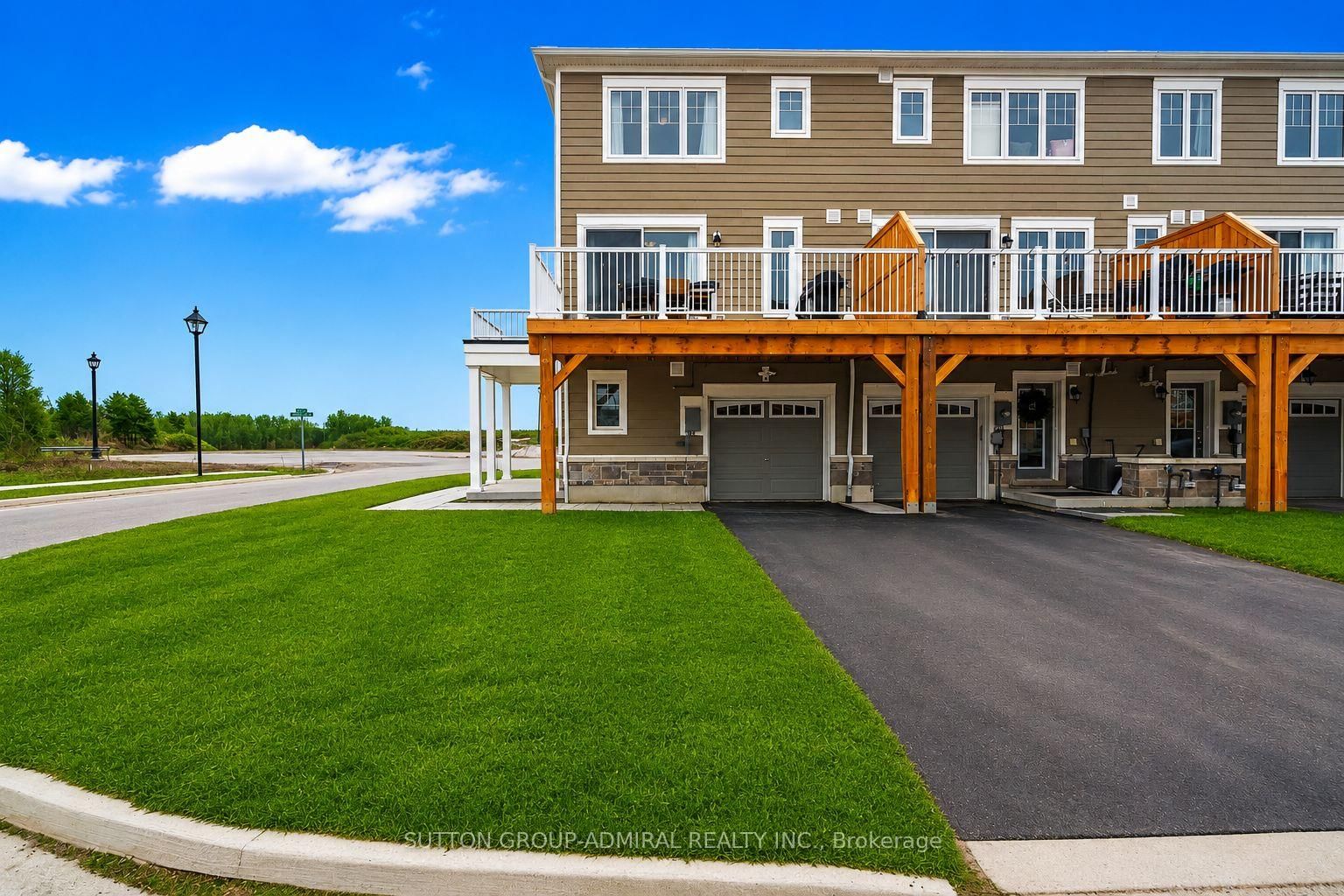 83 Shelburne Avenue • Wasaga Beach, ON photo 4