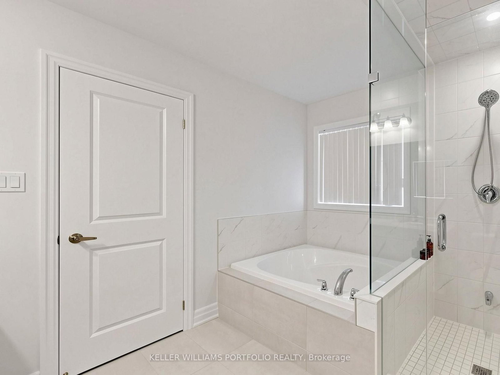 23 Rosanne Circle • Wasaga Beach, ON photo 11
