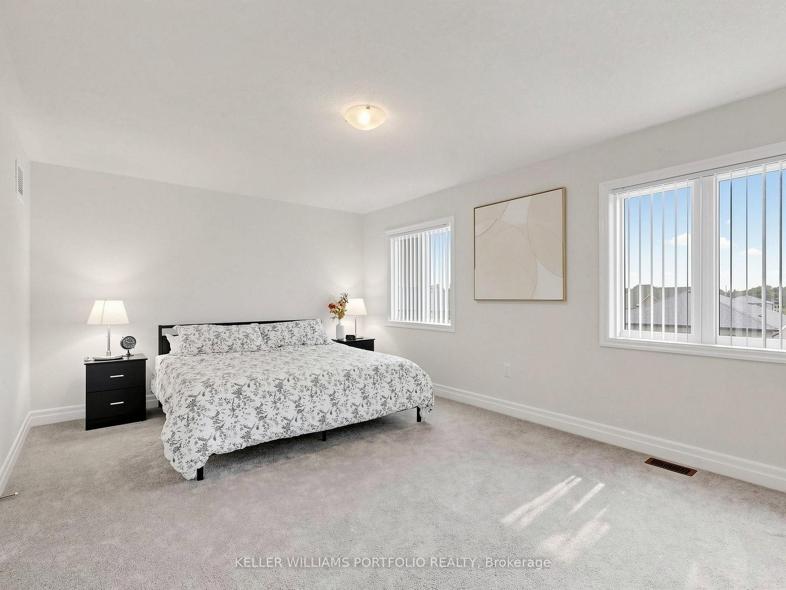 23 Rosanne Circle • Wasaga Beach, ON photo 9