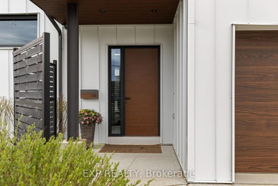 236 Cox Mill Road • Barrie, ON photo 3