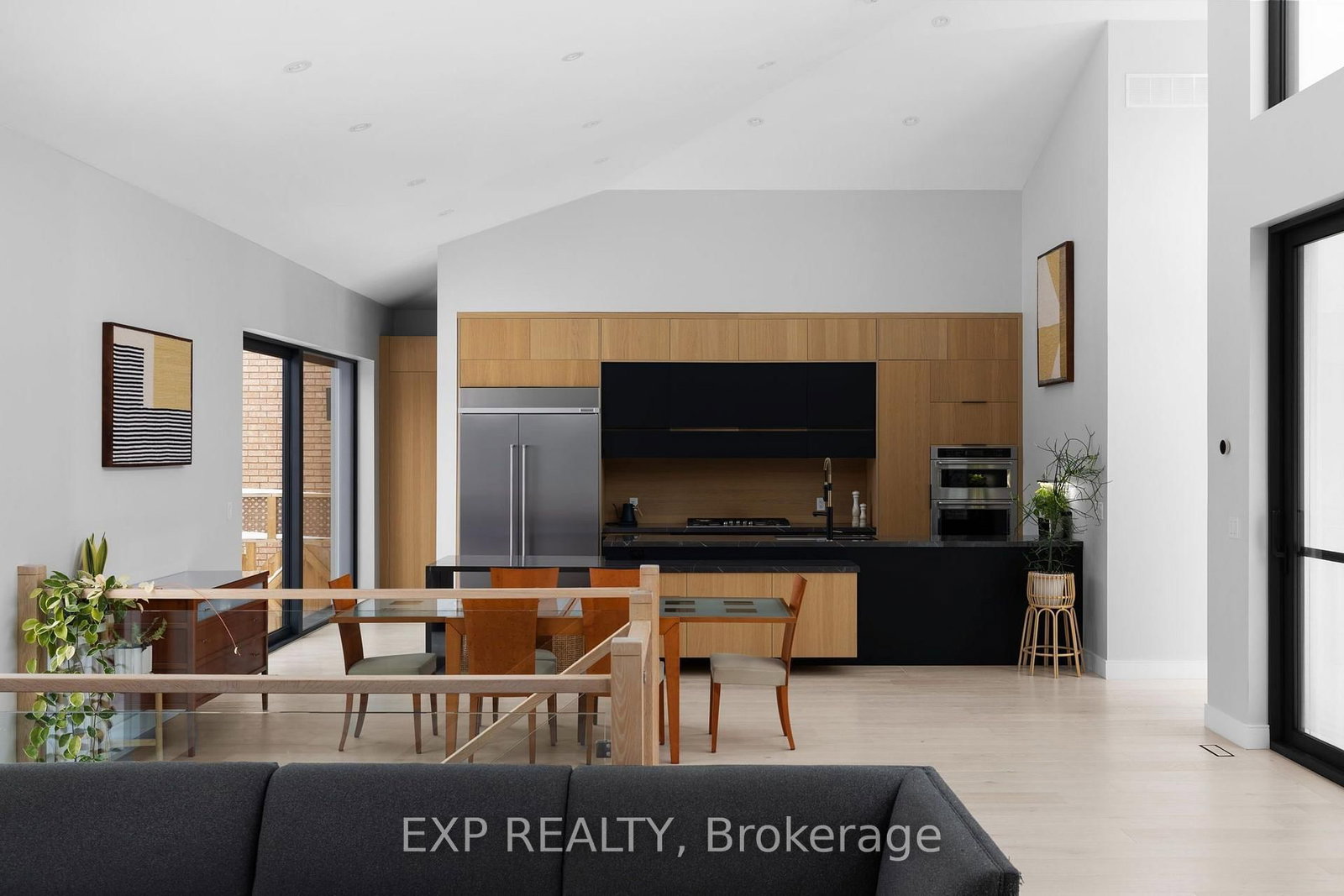236 Cox Mill Road • Barrie, ON photo 5