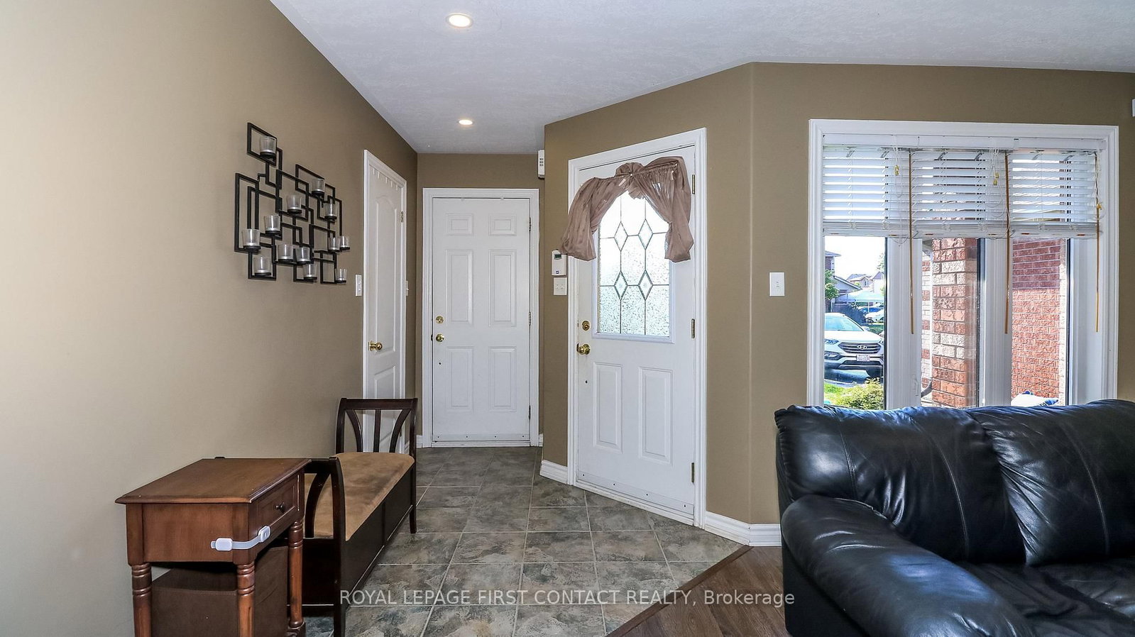 79 White Elm Road • Barrie, ON photo 4