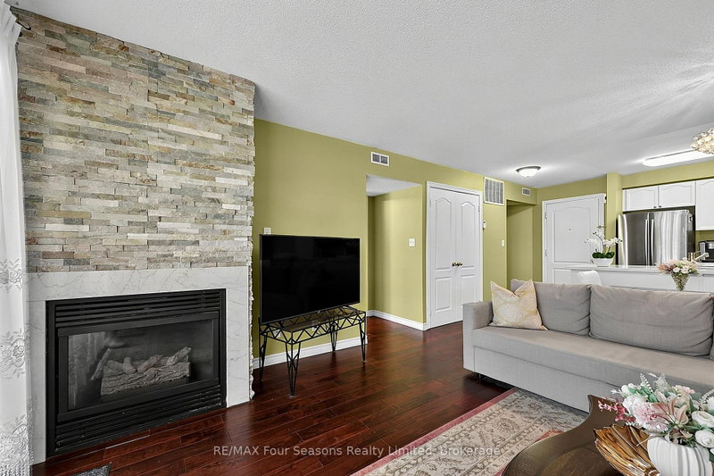 34 Dawson Dr photo 4
