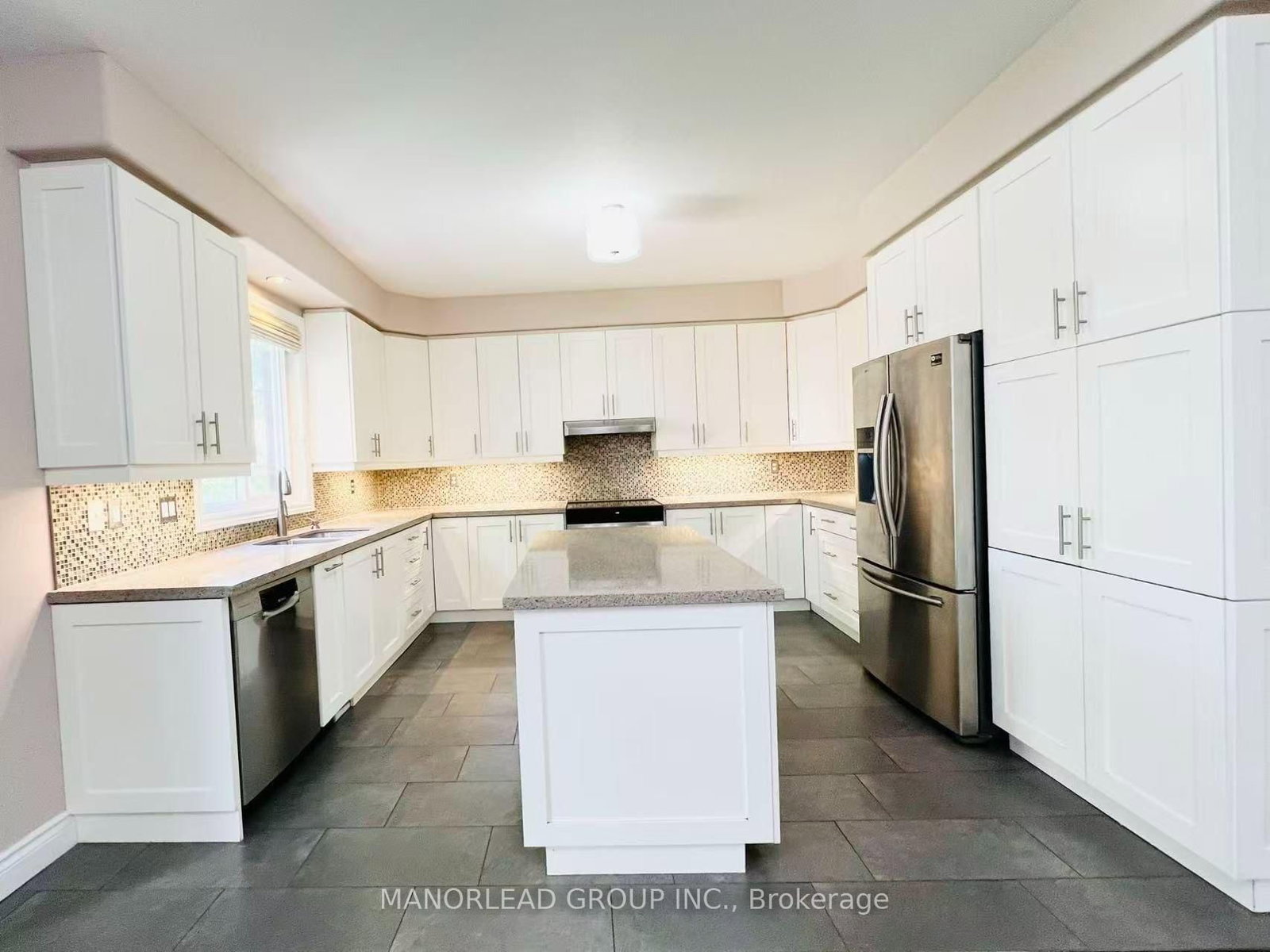 42 Parisian Crescent • Barrie, ON photo 12