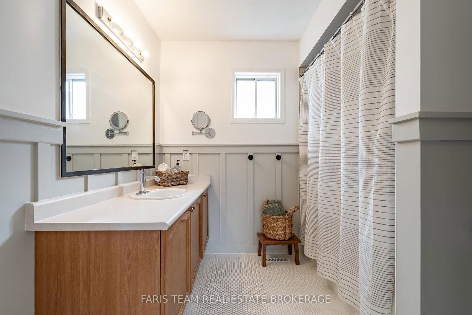 49 Cunningham Drive • Barrie, ON photo 21