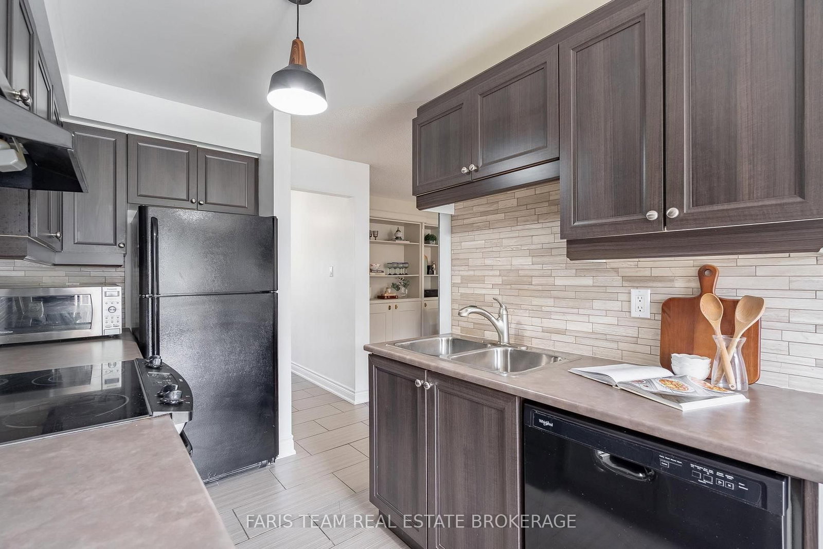 49 Cunningham Drive • Barrie, ON photo 8