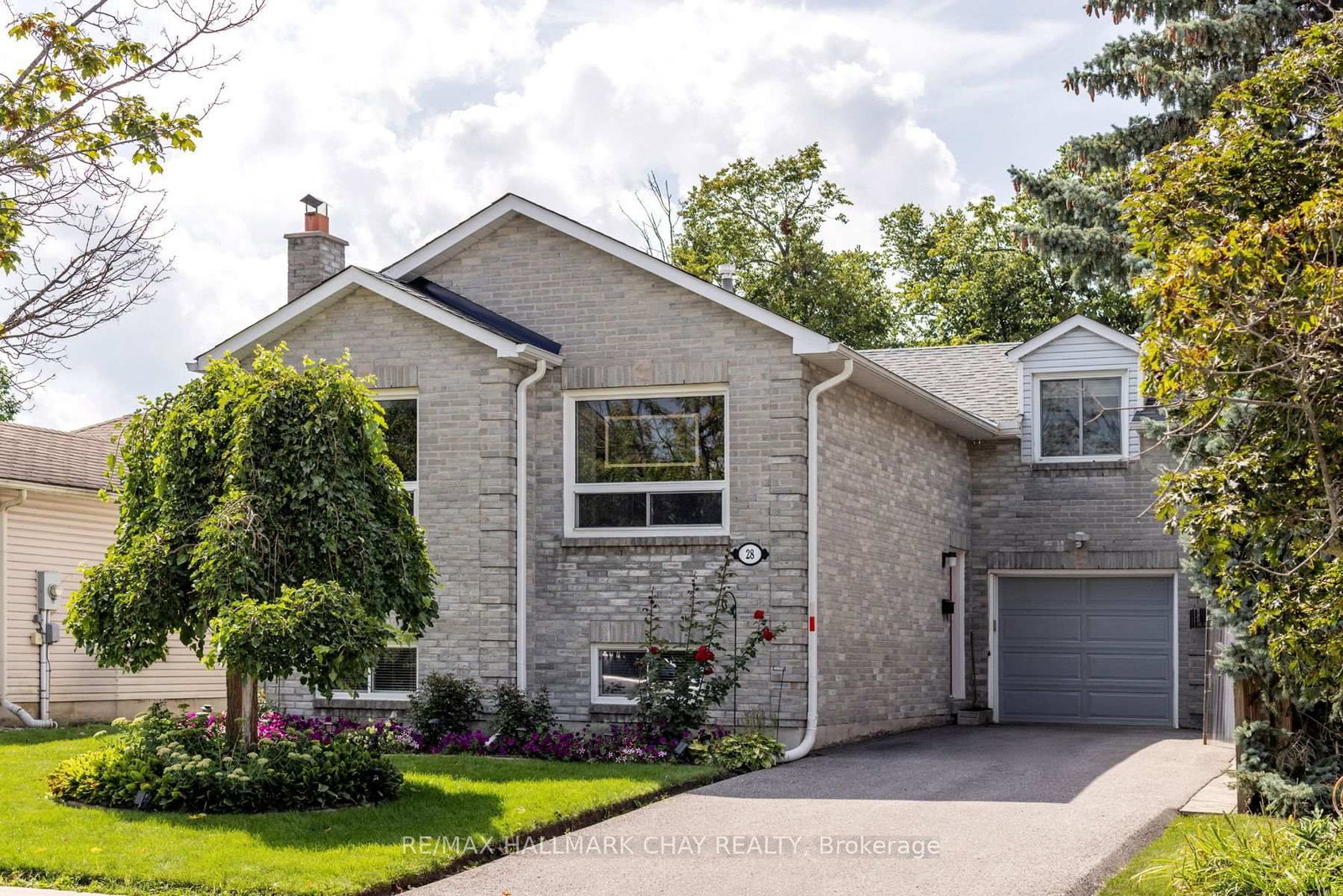 28 Pae Drive • Barrie, ON photo 1