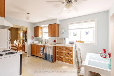 28 Pae Drive • Barrie, ON photo 9
