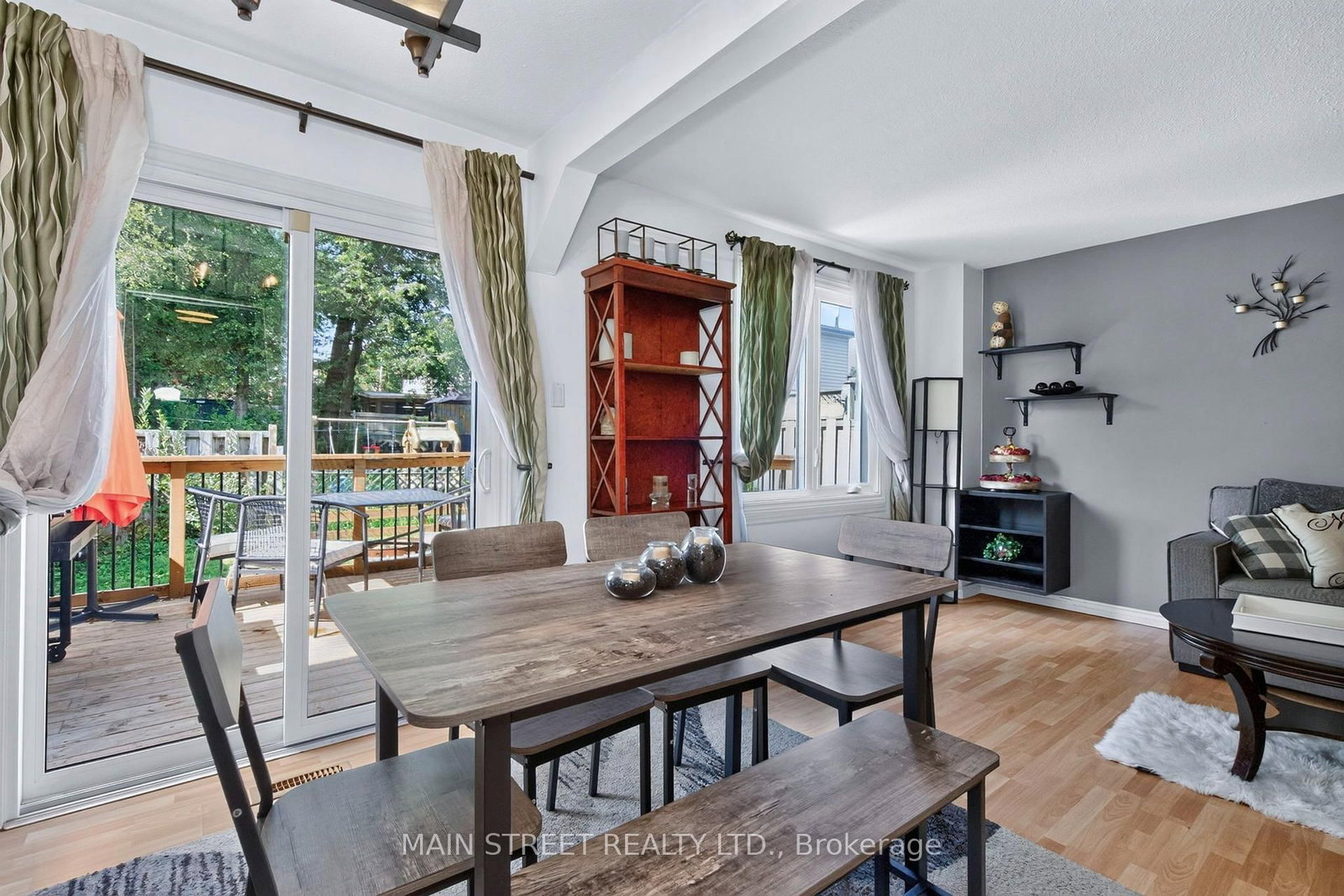 8 Robin Court • Barrie, ON photo 11