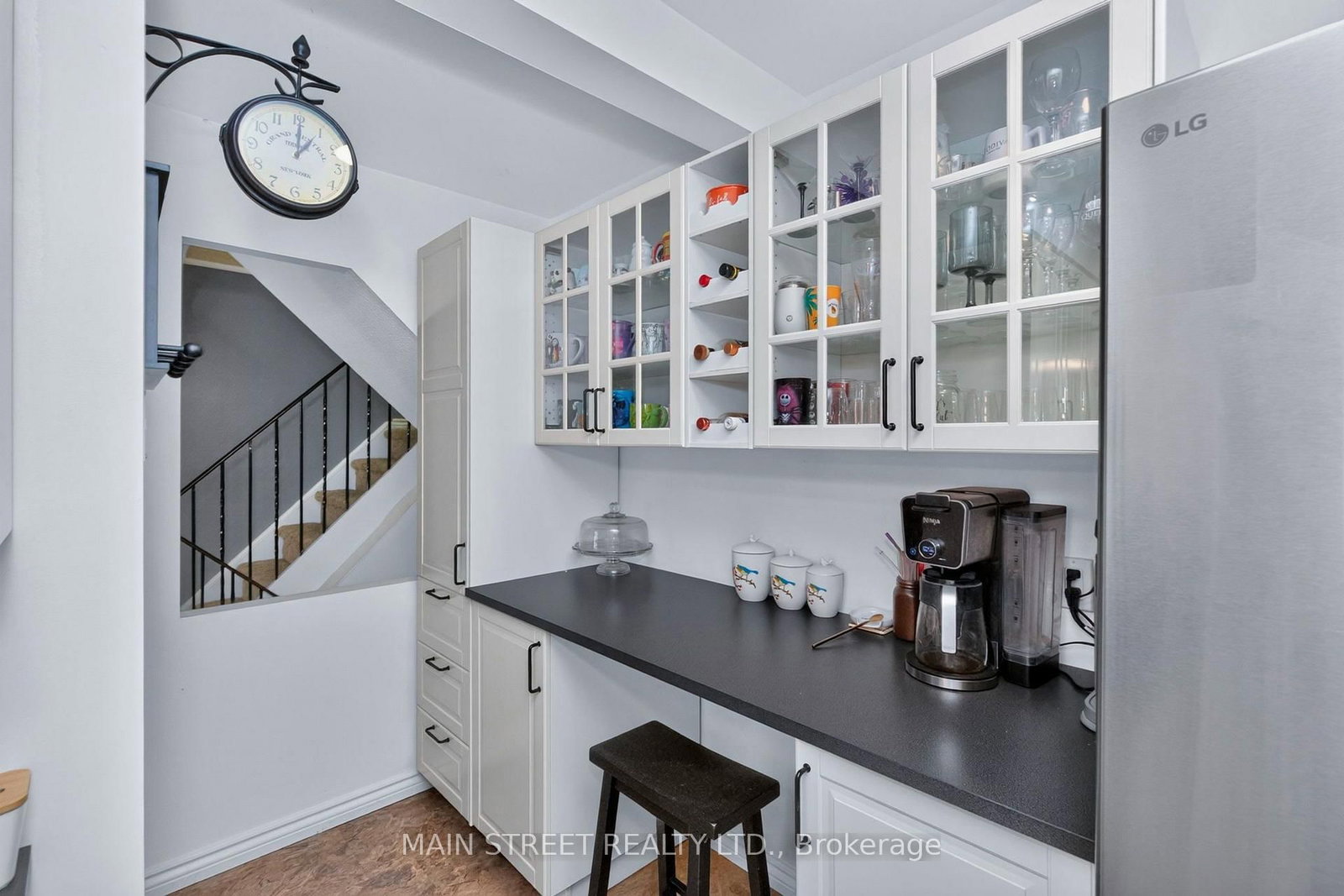 8 Robin Court • Barrie, ON photo 13