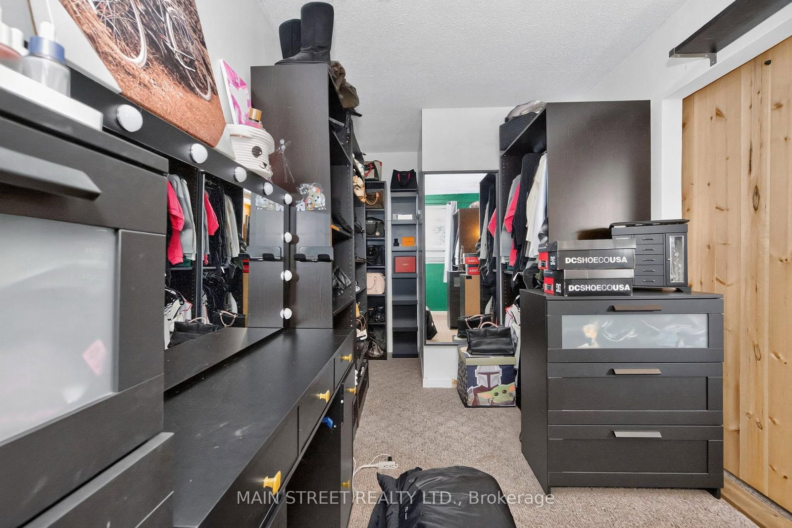 8 Robin Court • Barrie, ON photo 17