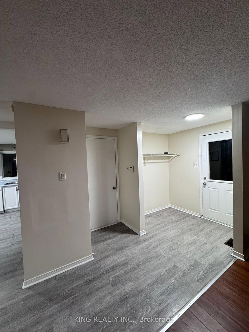 139 Hickling Trail