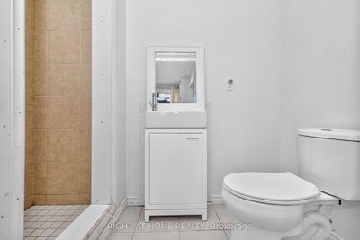 85 Maple Avenue • Barrie, ON photo 5