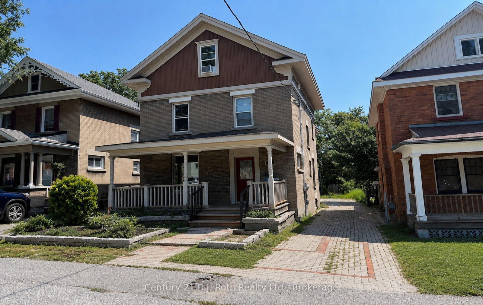 100 Cameron Street • Orillia, ON photo 1