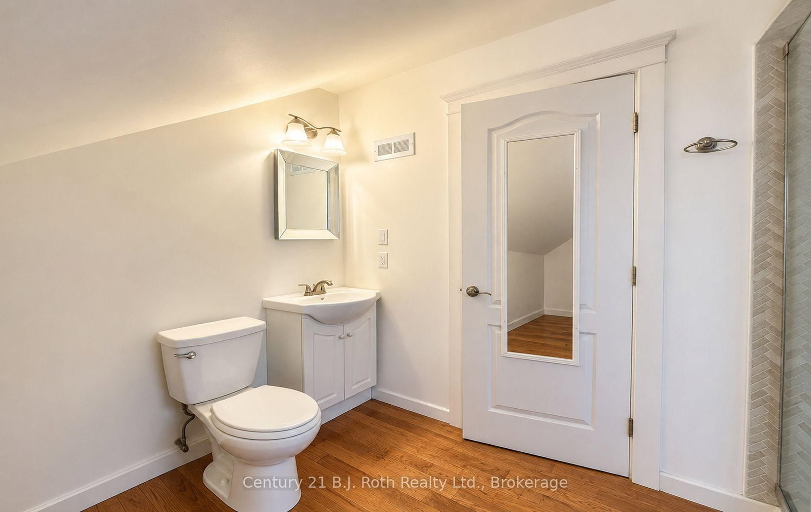 100 Cameron Street • Orillia, ON photo 21
