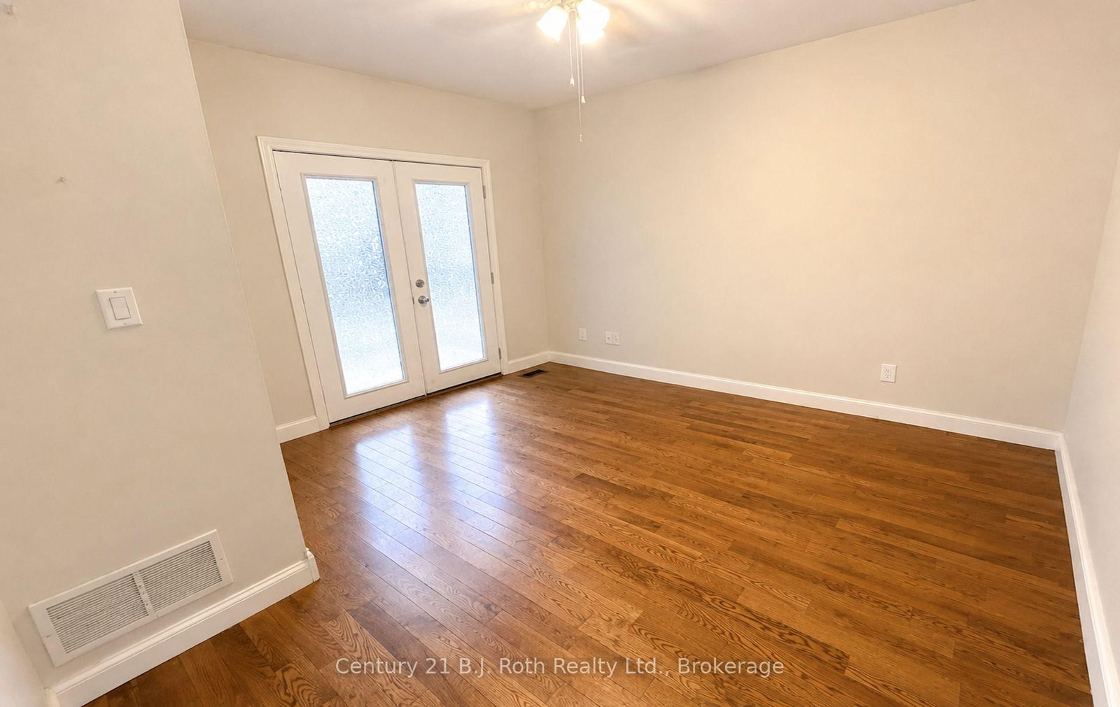 100 Cameron Street • Orillia, ON photo 8