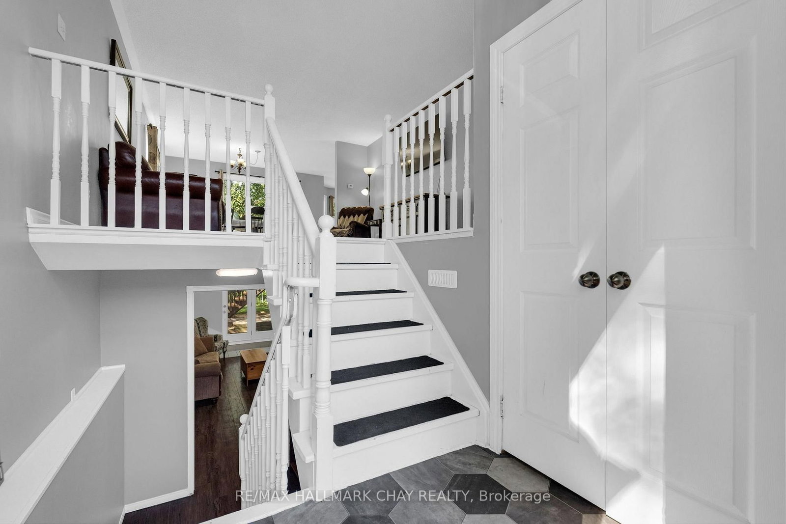 5 Harbour Crescent • Wasaga Beach, ON photo 5