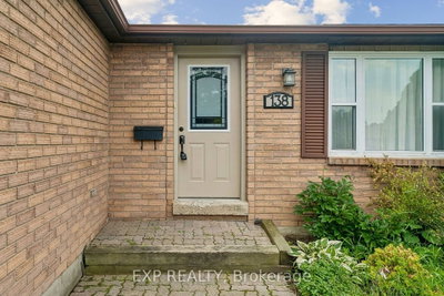 138 Lillian Crescent • Barrie, ON photo 3
