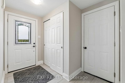 138 Lillian Crescent • Barrie, ON photo 4