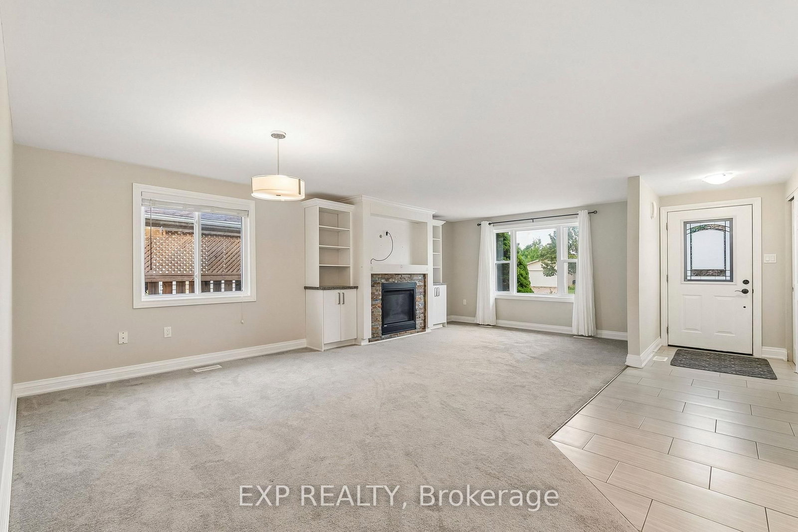 138 Lillian Crescent • Barrie, ON photo 5