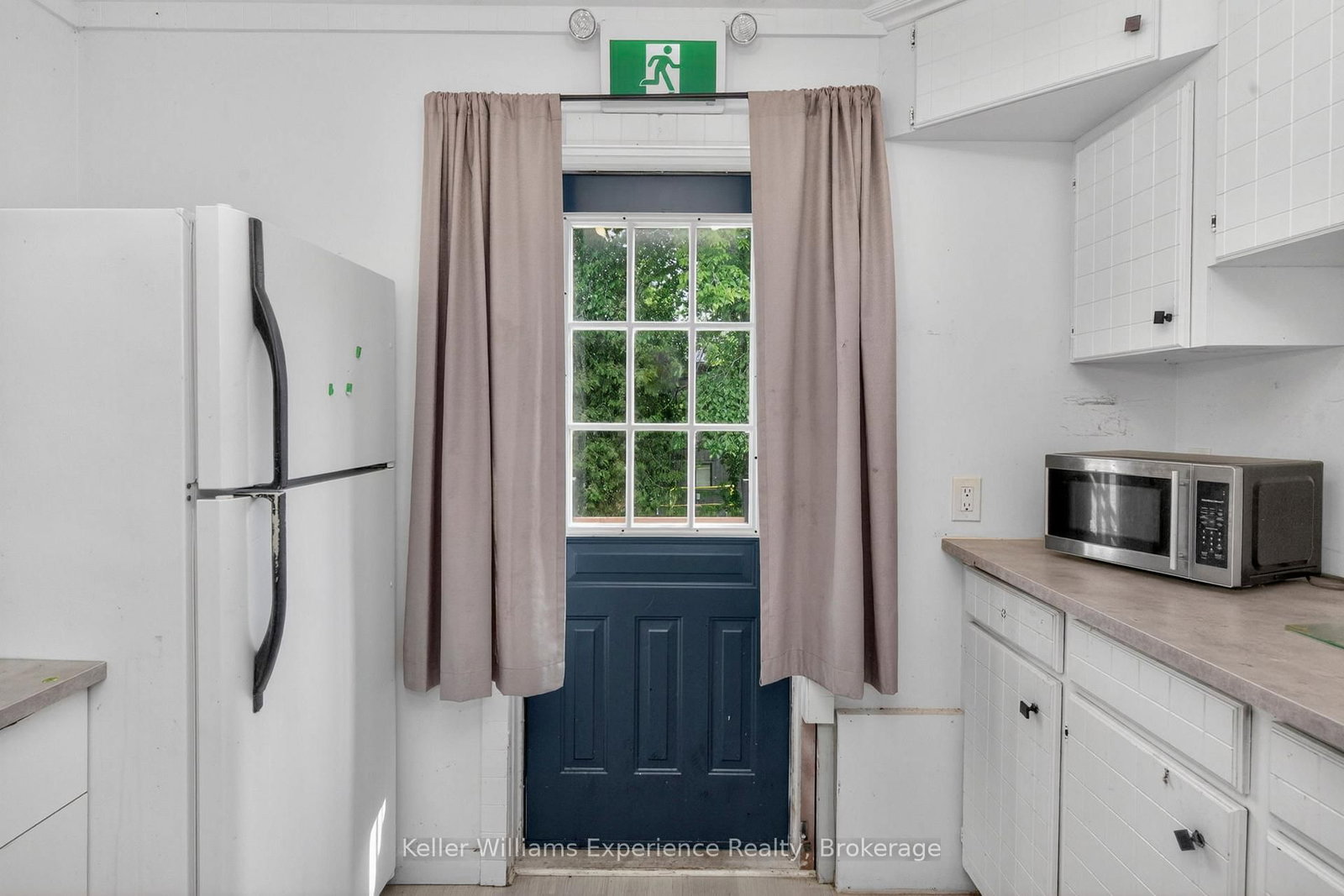 9782 Beachwood Drive • Collingwood, ON photo 3