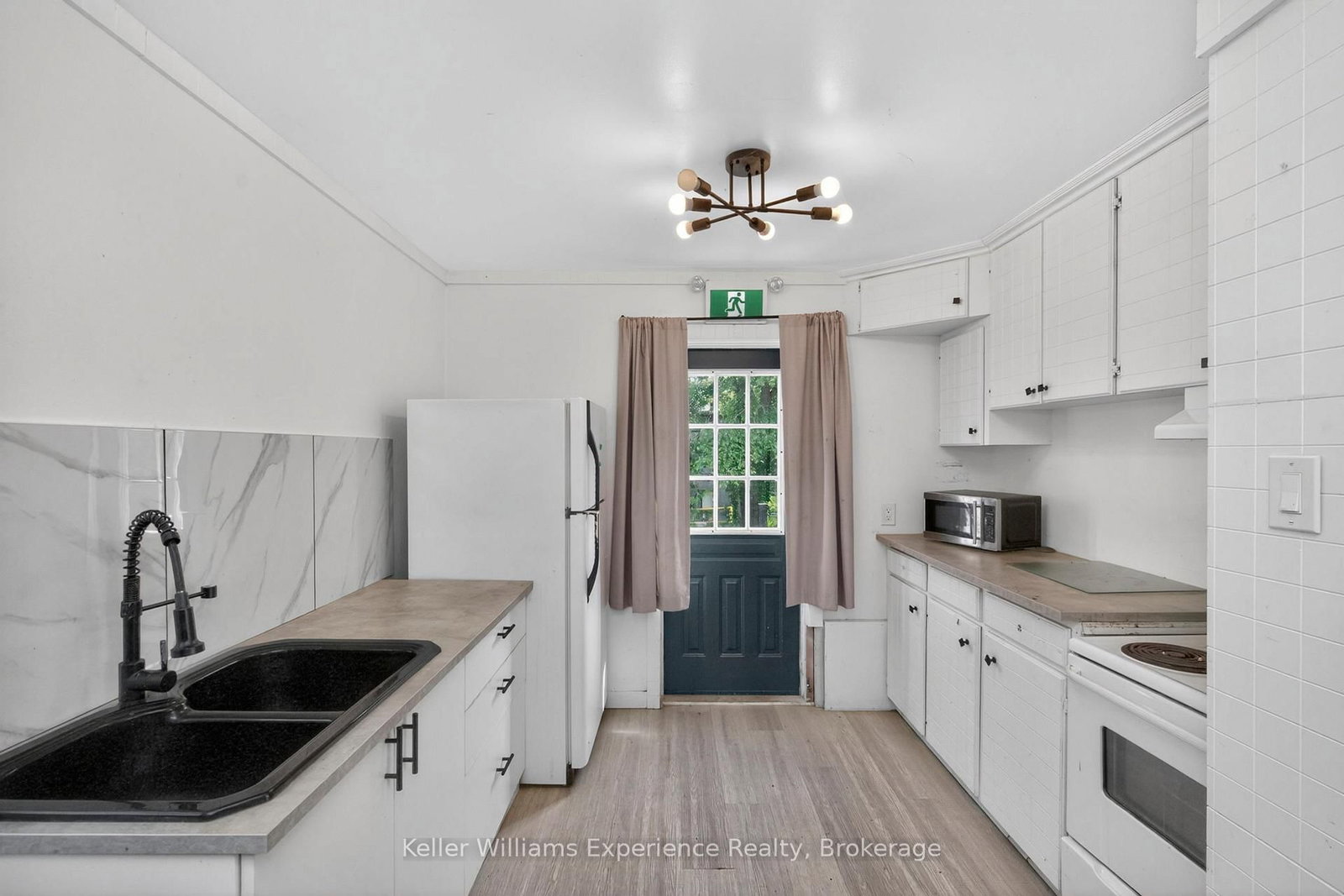 9782 Beachwood Drive • Collingwood, ON photo 4