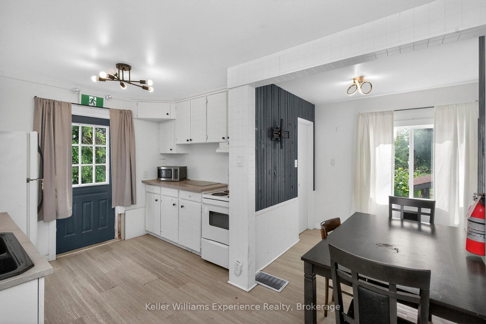 9782 Beachwood Drive • Collingwood, ON photo 8