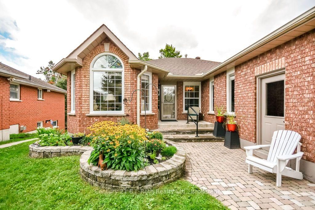 51 Johnson Street • Orillia, ON photo 2