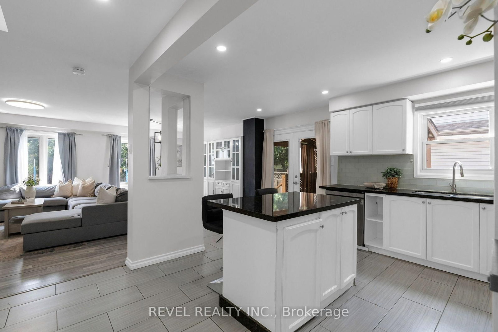 7 Penton Drive • Barrie, ON photo 11