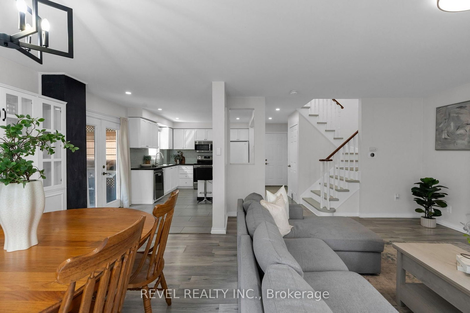 7 Penton Drive • Barrie, ON photo 12