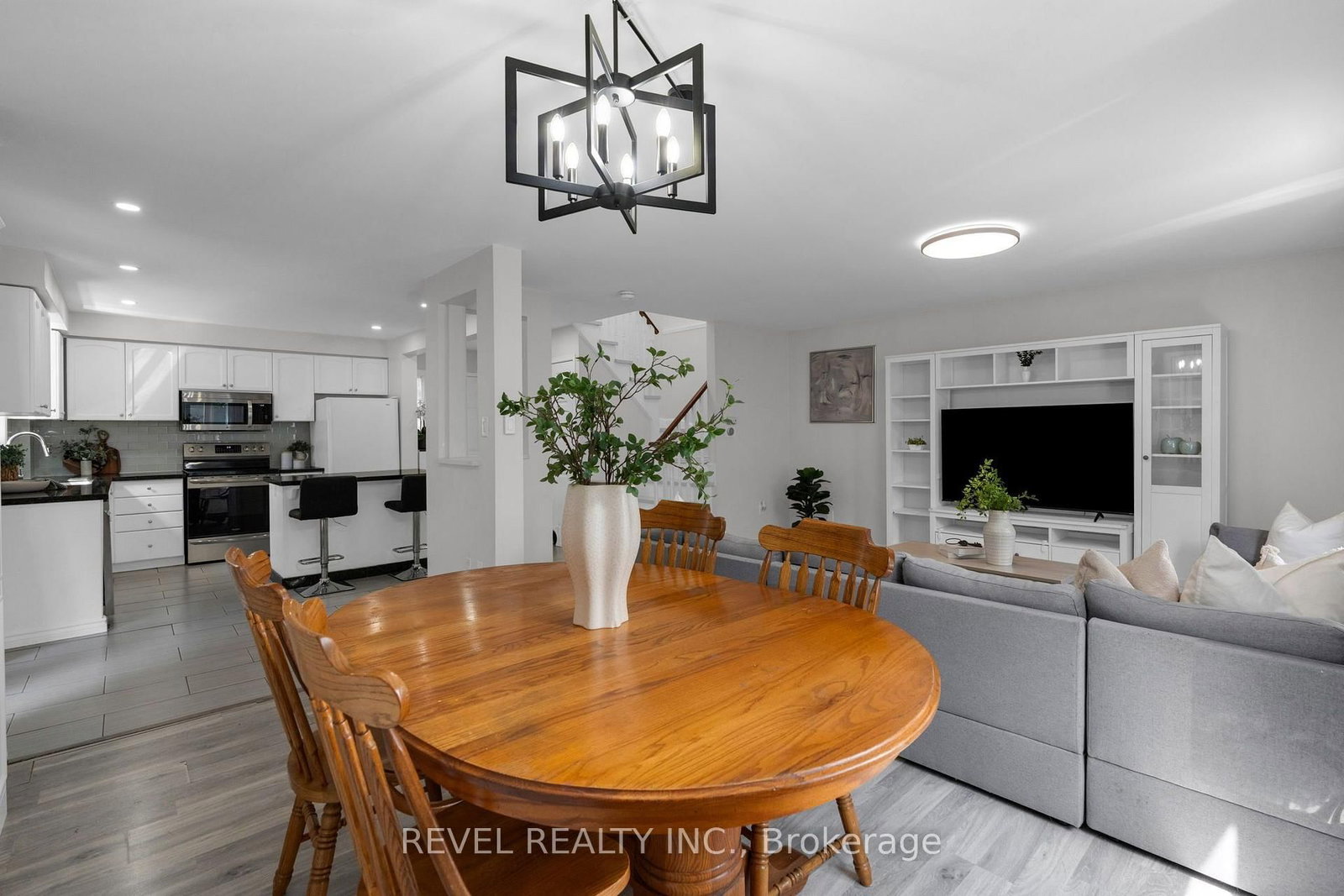 7 Penton Drive • Barrie, ON photo 14