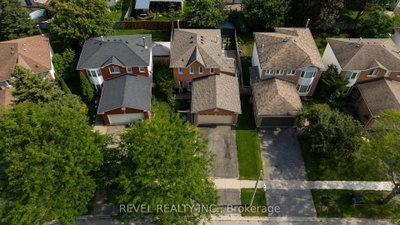 7 Penton Drive • Barrie, ON photo 2
