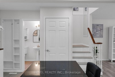 7 Penton Drive • Barrie, ON photo 7