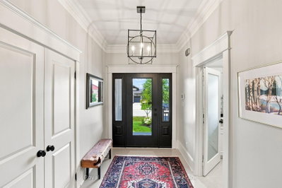 114 Stanley Street • Collingwood, ON photo 2