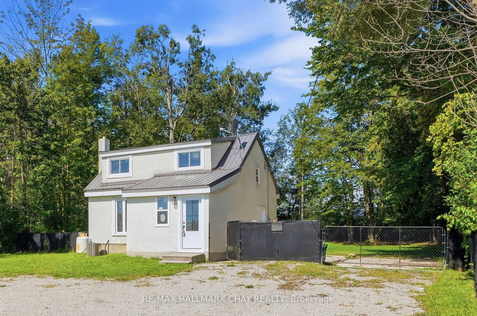 8410 11 Highway • Severn, ON photo 2