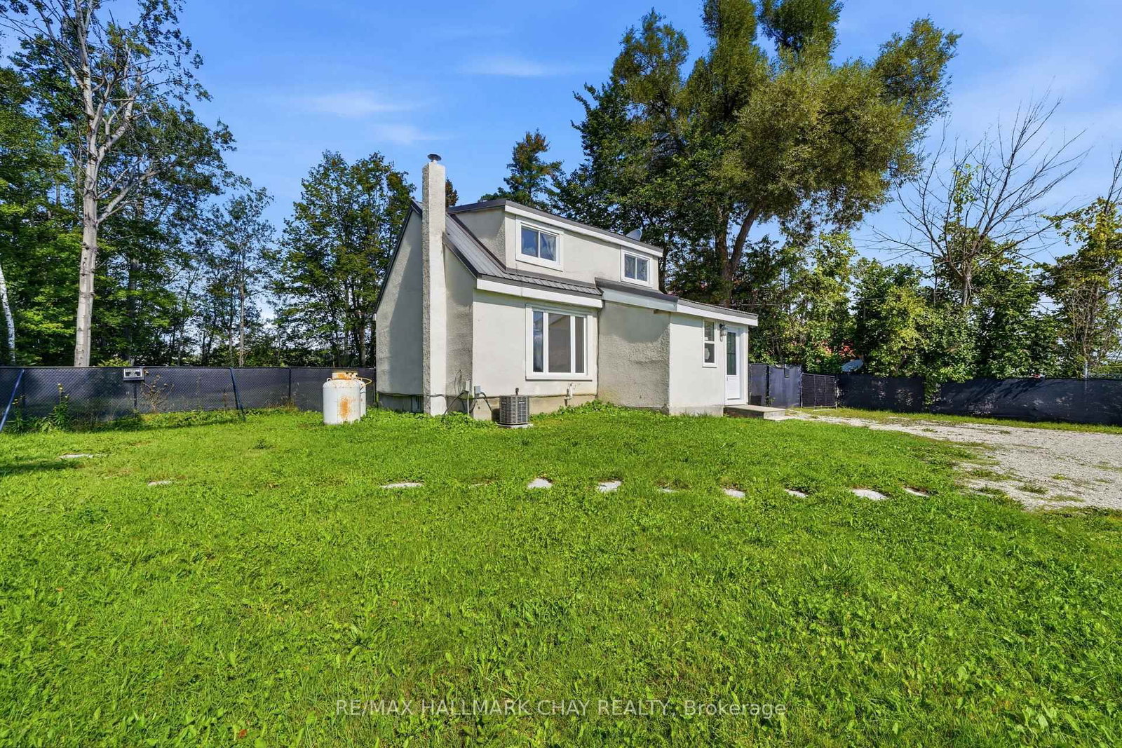 8410 11 Highway • Severn, ON photo 3