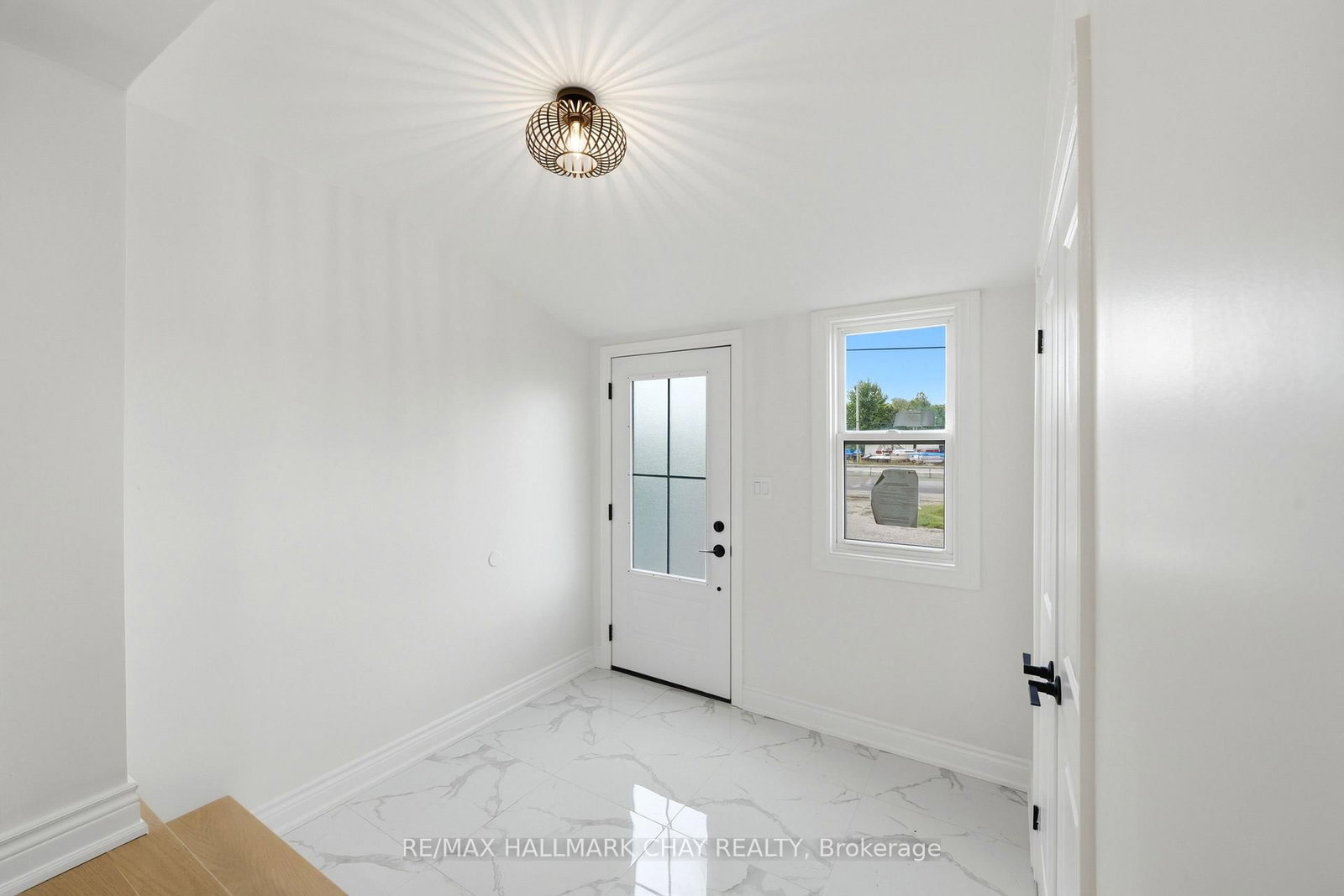 8410 11 Highway • Severn, ON photo 4