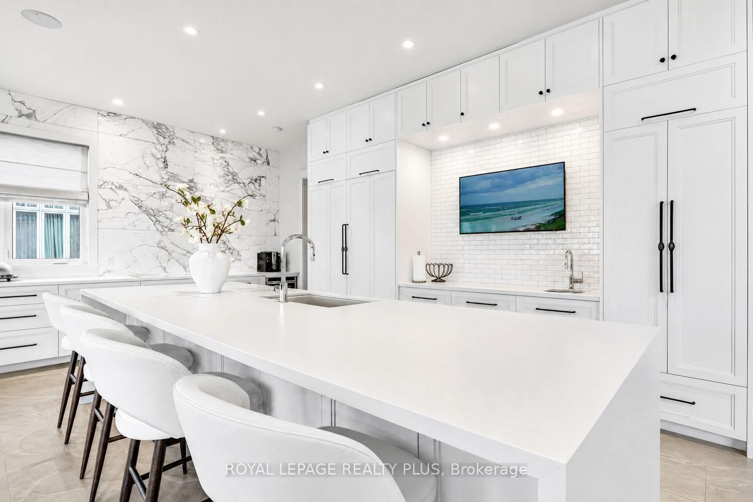39 Plunkett Court • Barrie, ON photo 10