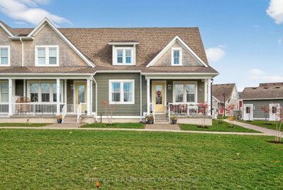 16 Samantha Lane • Midland, ON photo 2