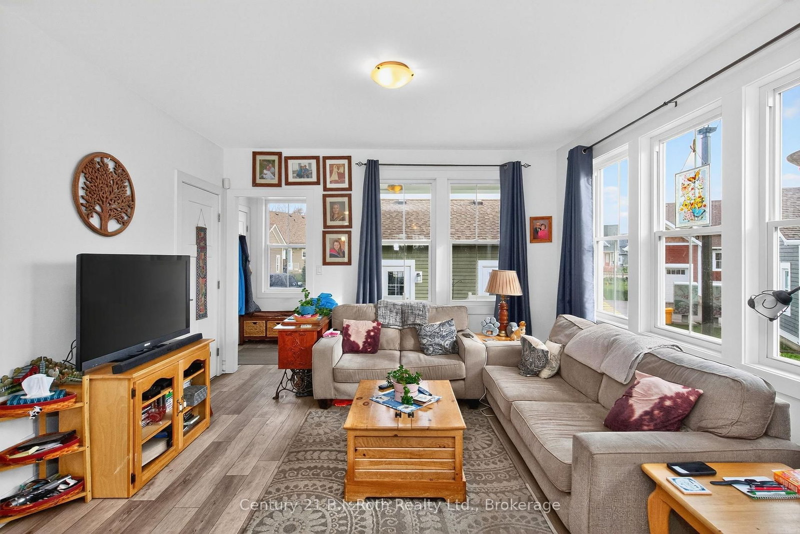 16 Samantha Lane • Midland, ON photo 9
