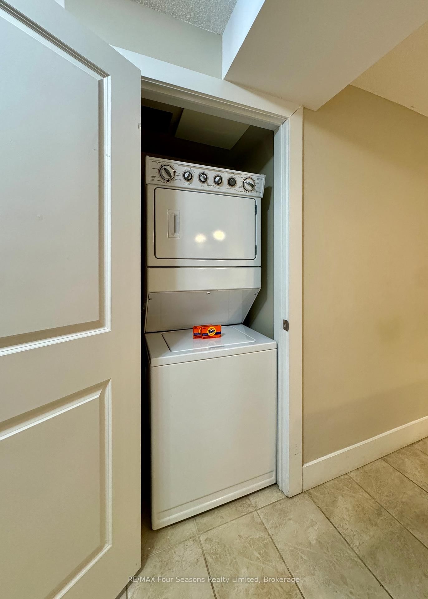 9 Harbour Street E • #5209 • Collingwood, ON photo 8