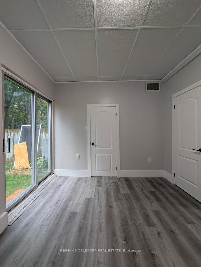 Lower - 59 Scott Crescent