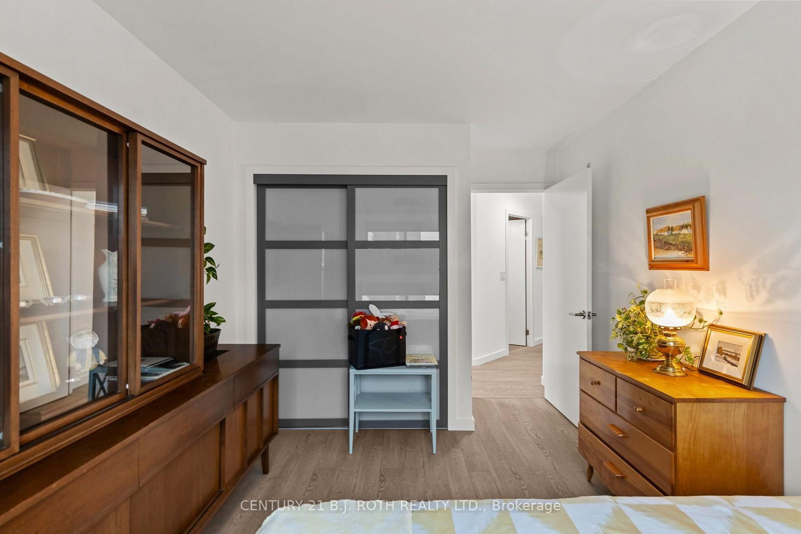 150 Dunlop Street E • #911 • Barrie, ON photo 16